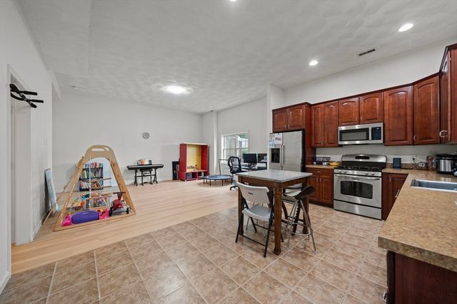 6 Fairlawn, Burlington, MA 01803