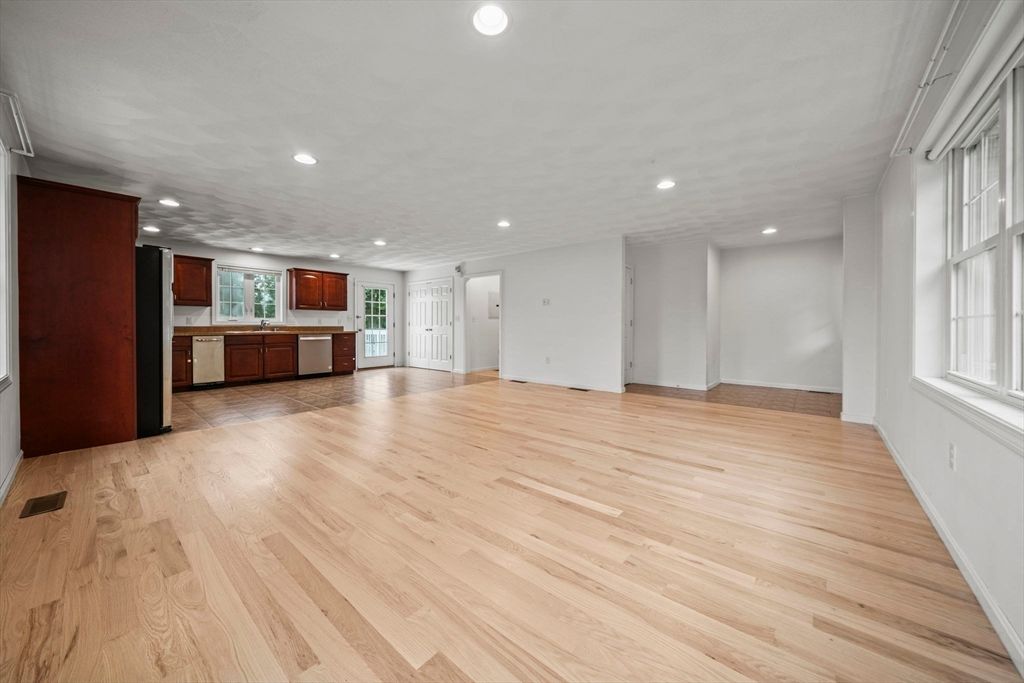 6 Fairlawn, Burlington, MA 01803