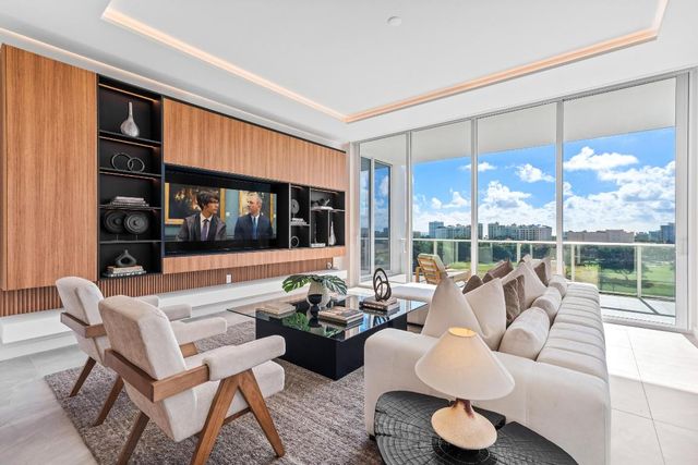 220 SE Mizner Boulevard Ph-24, Boca Raton, FL 33432