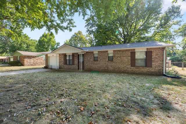 2816 Susan Carol Lane, Fayetteville, AR 72703