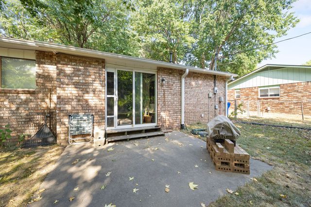 2816 Susan Carol Lane, Fayetteville, AR 72703