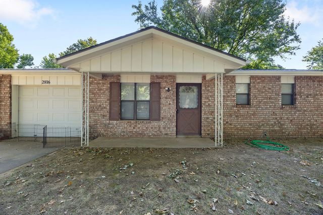 2816 Susan Carol Lane, Fayetteville, AR 72703