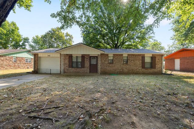 2816 Susan Carol Lane, Fayetteville, AR 72703