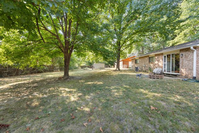 2816 Susan Carol Lane, Fayetteville, AR 72703