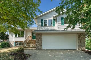 701 Chestnut Ct, Iowa City, IA 52240