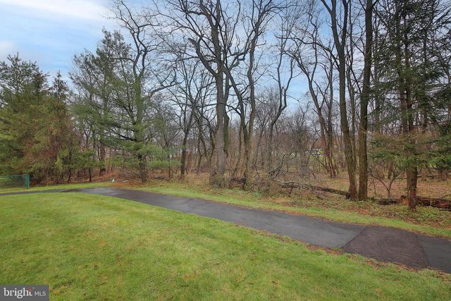 133 FAIRWAY DR, Trappe, PA 19426