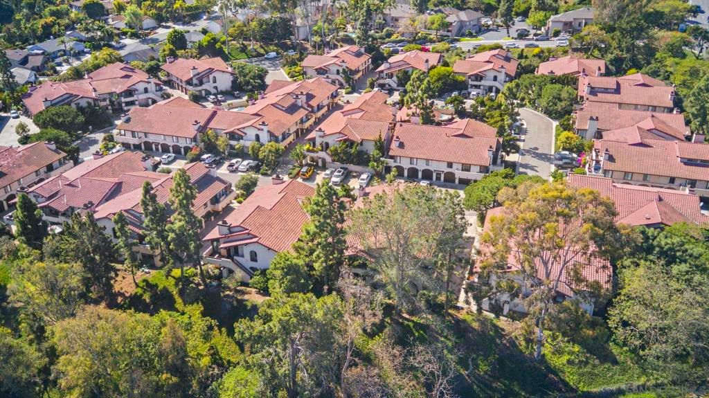 Image 4 of property listing at 13788 Ruette Le Parc D, Del Mar, CA 92014