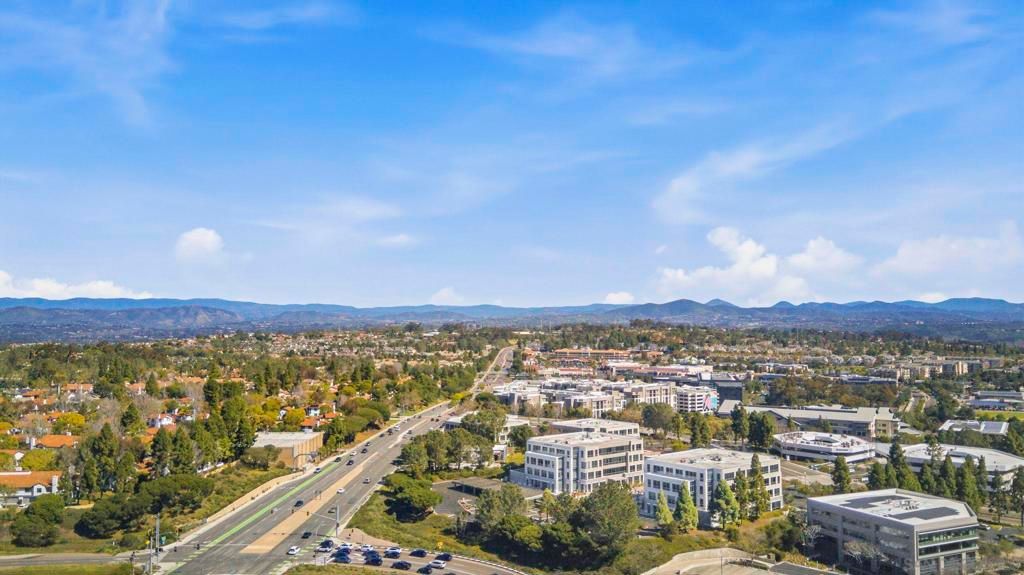 Image 7 of property listing at 13788 Ruette Le Parc D, Del Mar, CA 92014