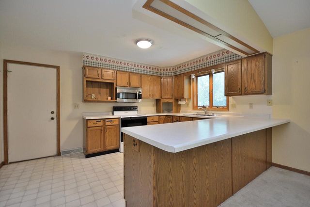2844 Apache PASS, Waukesha, WI 53188