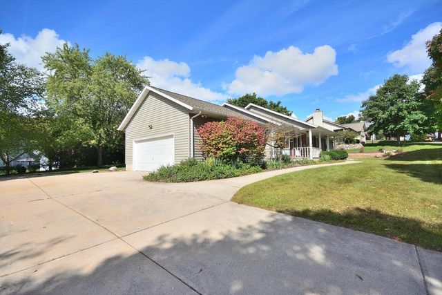 2844 Apache PASS, Waukesha, WI 53188