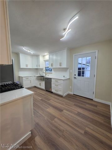 6660 State Road, Parma, OH 44134