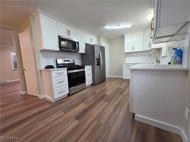 6660 State Road, Parma, OH 44134