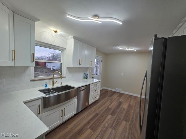 6660 State Road, Parma, OH 44134