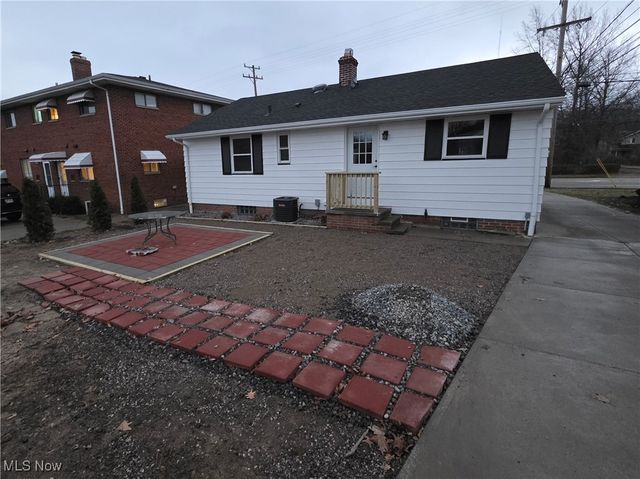 6660 State Road, Parma, OH 44134