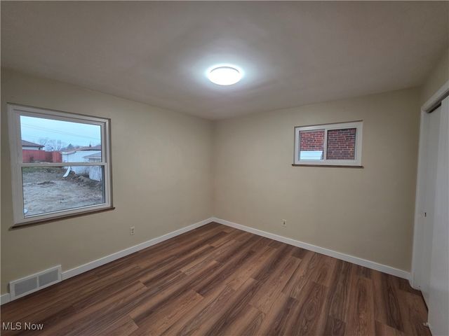 6660 State Road, Parma, OH 44134