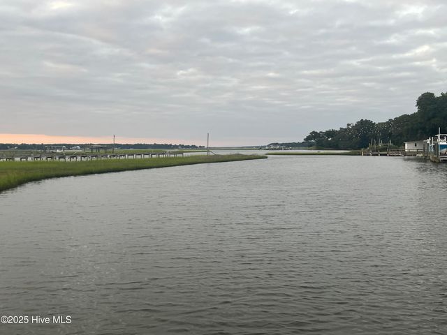 109 Cedar Lane 8, Cedar Point, NC 28584