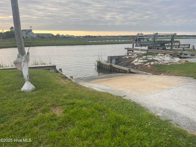 109 Cedar Lane 8, Cedar Point, NC 28584