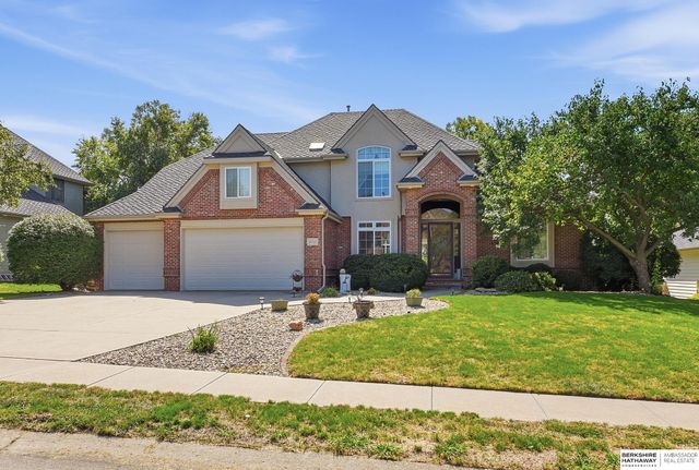 15733 Lake Street, Omaha, NE 68116
