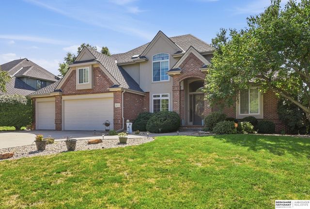 15733 Lake Street, Omaha, NE 68116