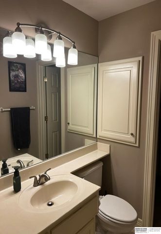 15733 Lake Street, Omaha, NE 68116