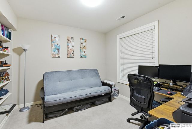 15733 Lake Street, Omaha, NE 68116