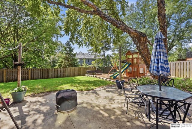 15733 Lake Street, Omaha, NE 68116
