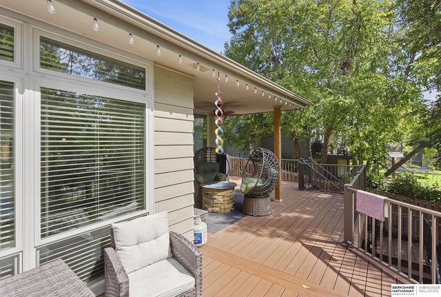 15733 Lake Street, Omaha, NE 68116