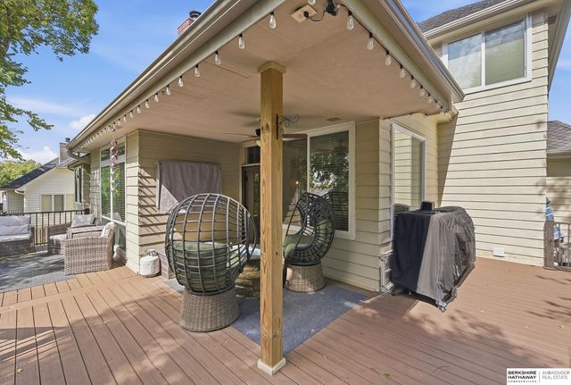 15733 Lake Street, Omaha, NE 68116