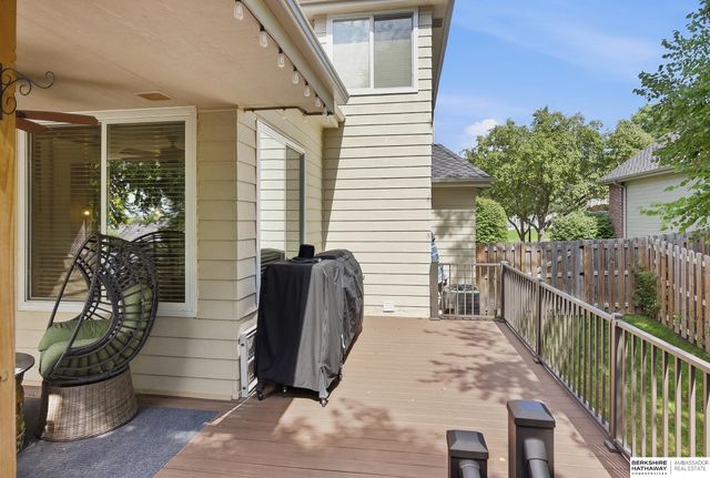 15733 Lake Street, Omaha, NE 68116