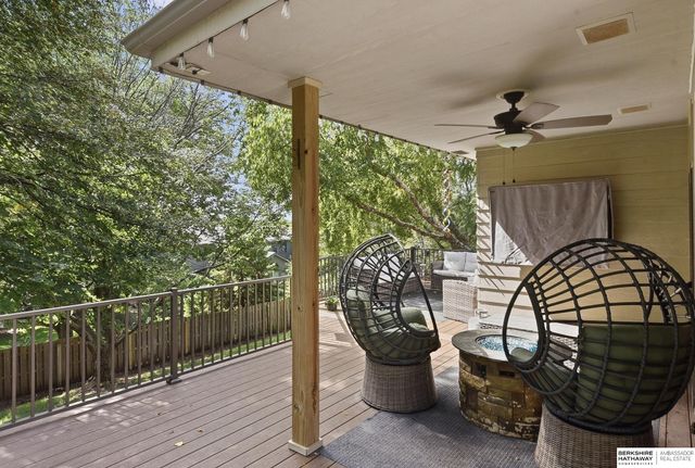 15733 Lake Street, Omaha, NE 68116