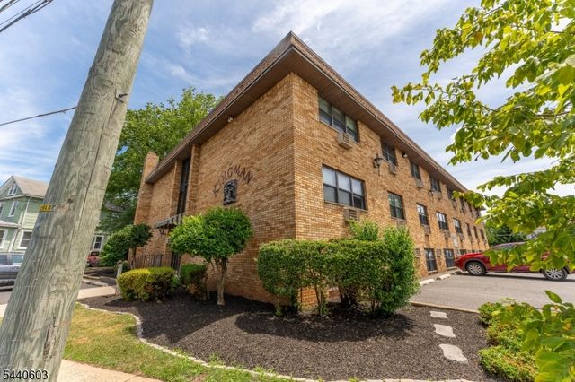 45 Hussa St 14, Linden City, NJ 07036