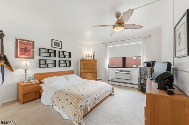 45 Hussa St 14, Linden City, NJ 07036