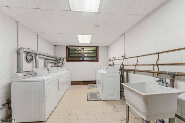 45 Hussa St 14, Linden City, NJ 07036