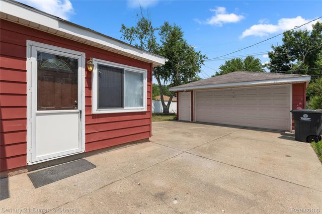 1681 Stieber Street, Westland, MI 48186