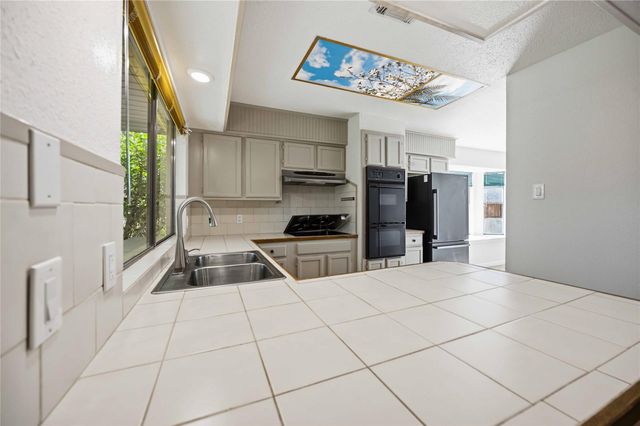 16202 Mill Point Drive, Houston, TX 77059