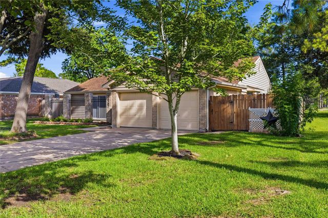 16202 Mill Point Drive, Houston, TX 77059
