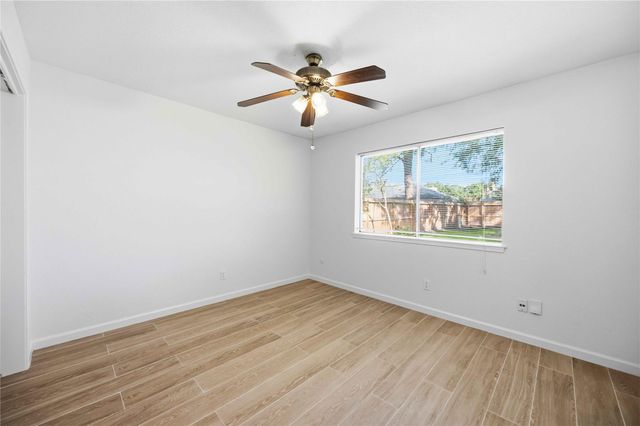 16202 Mill Point Drive, Houston, TX 77059