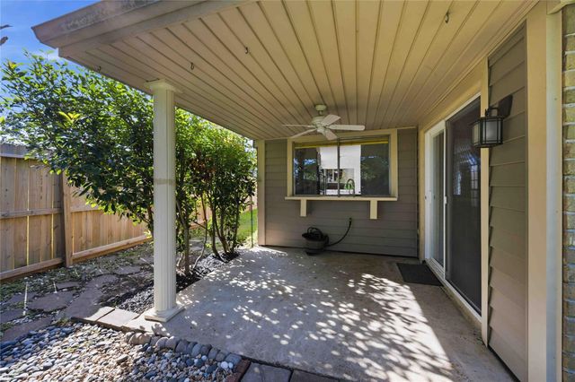 16202 Mill Point Drive, Houston, TX 77059