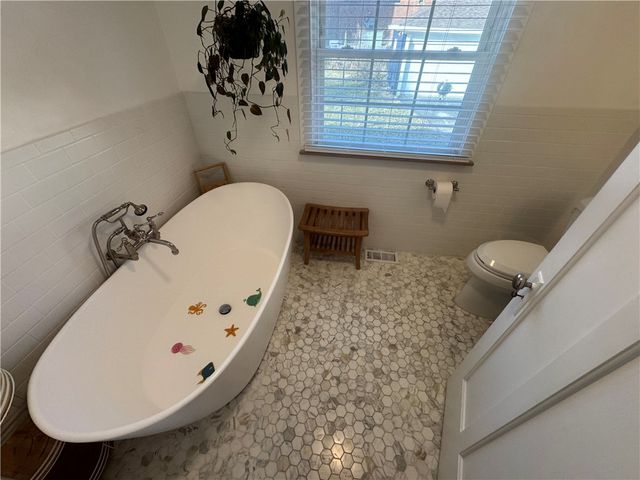 9 Dellwood Avenue, Oakwood, OH 45419