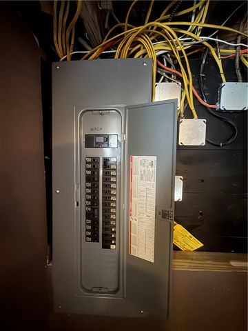 9 Dellwood Avenue, Oakwood, OH 45419