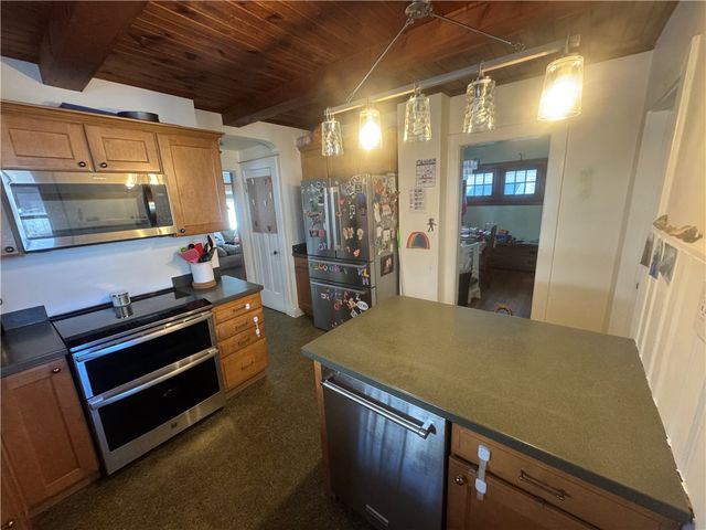 9 Dellwood Avenue, Oakwood, OH 45419