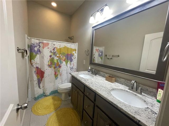 1404 Madison Avenue, Bentonville, AR 72713