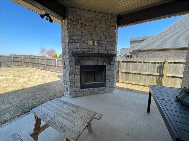 1404 Madison Avenue, Bentonville, AR 72713