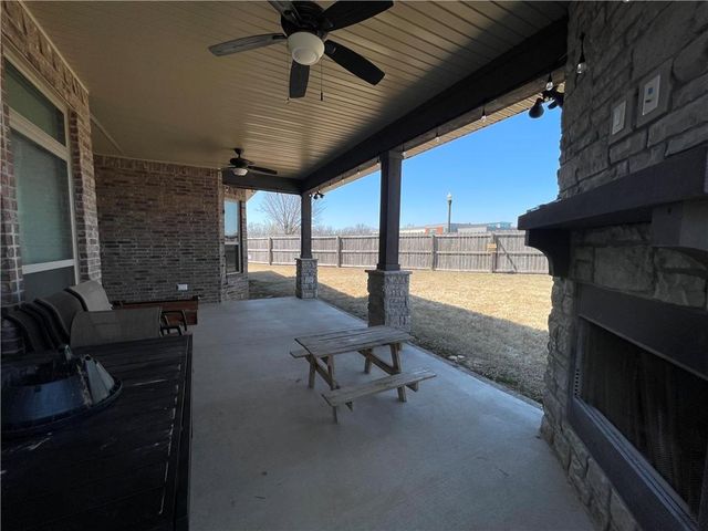 1404 Madison Avenue, Bentonville, AR 72713