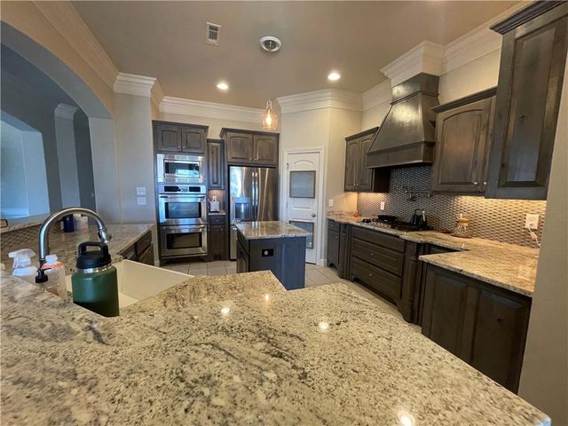 1404 Madison Avenue, Bentonville, AR 72713
