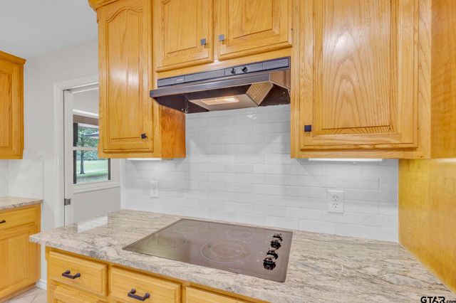 12051 W Lake Dr, Murchison, TX 75778