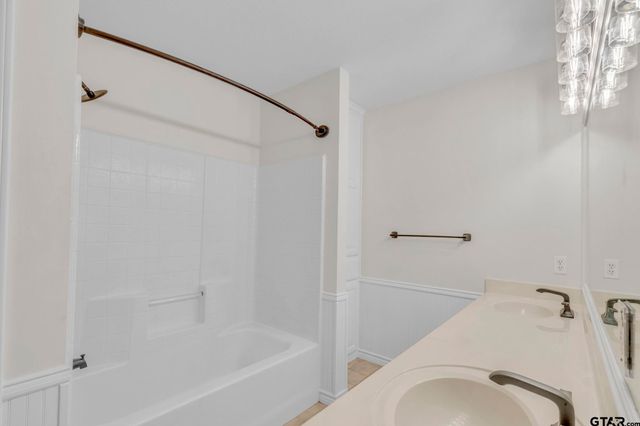 12051 W Lake Dr, Murchison, TX 75778
