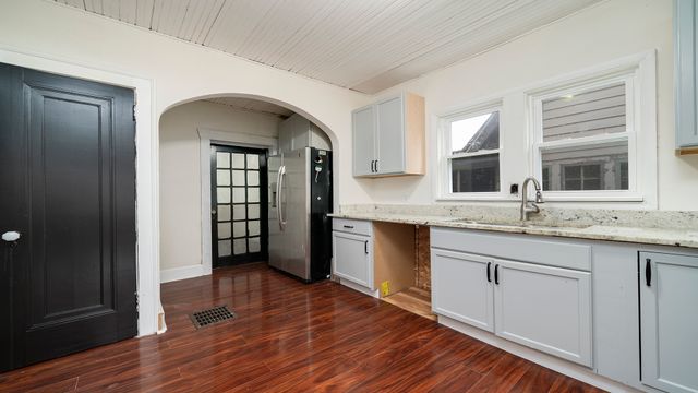 1611 Jackson Street, Rockford, IL 61107