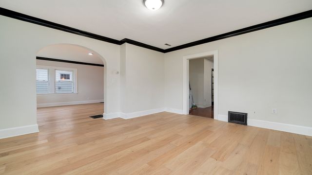 1611 Jackson Street, Rockford, IL 61107