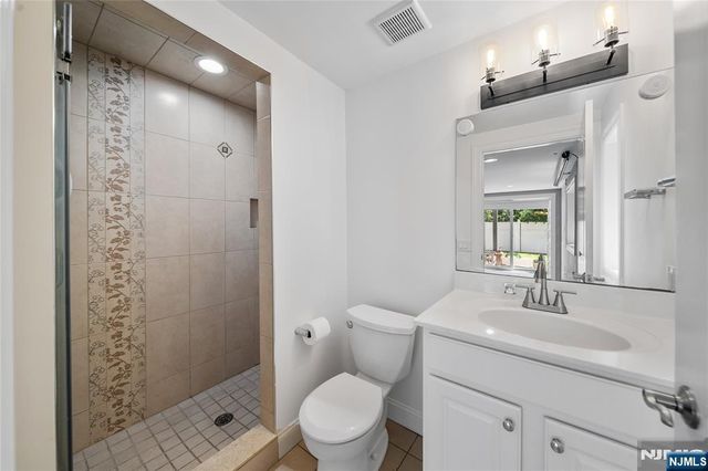 8 Marion Avenue, Cliffside Park, NJ 07010